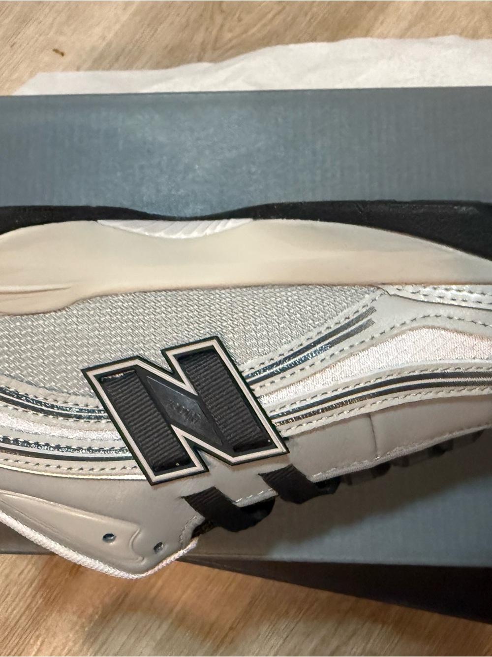 New Balance Men's RC 36 Sneakers in Ice wine and dark ice wine. - Picture 11 of 11
